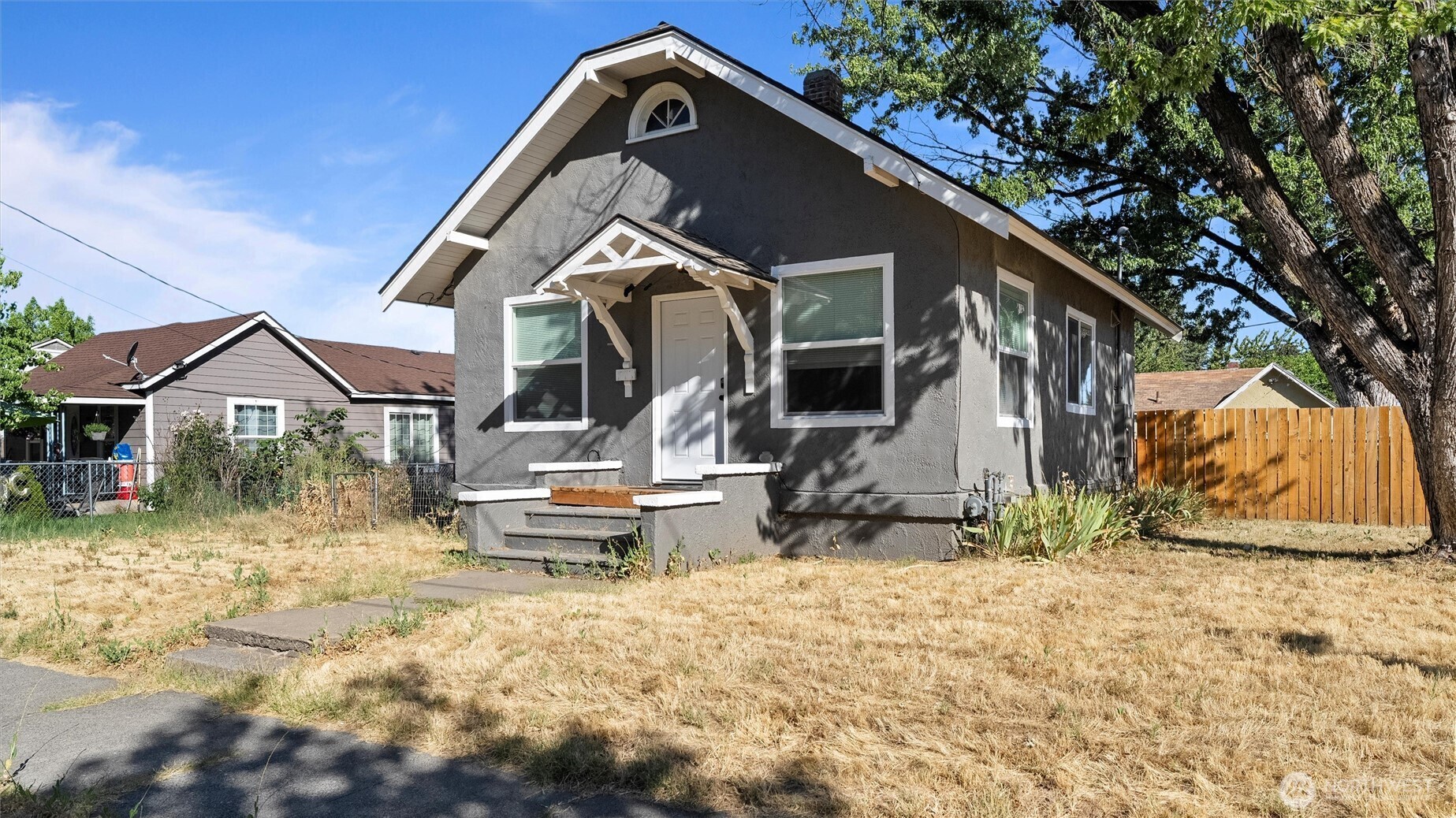 Property Photo: 902 Emma Street WA 99362