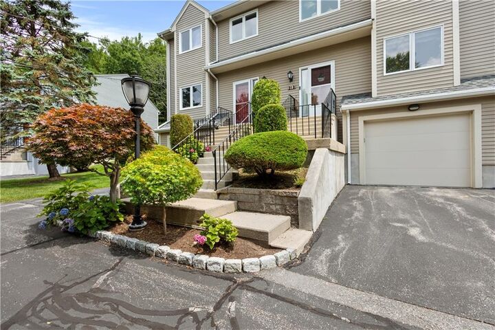 31 Waterview Drive B  Smithfield RI 02917 photo