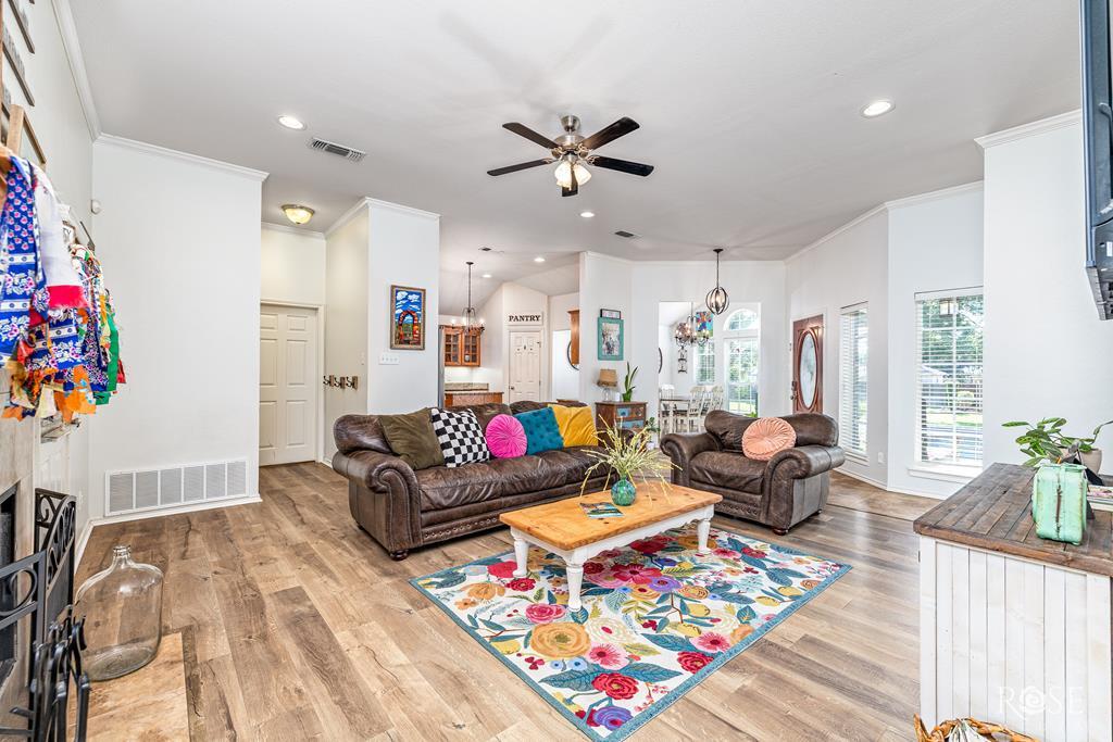 Property Photo: 6005 Maravillas St TX 76904