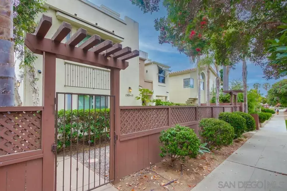 Property Photo: 1367 Hornblend Street CA 92109