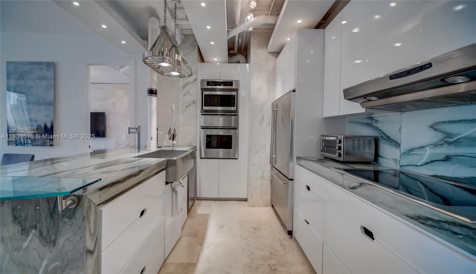 Property Photo: 1155 Brickell Bay Dr Ph 208 FL 33131