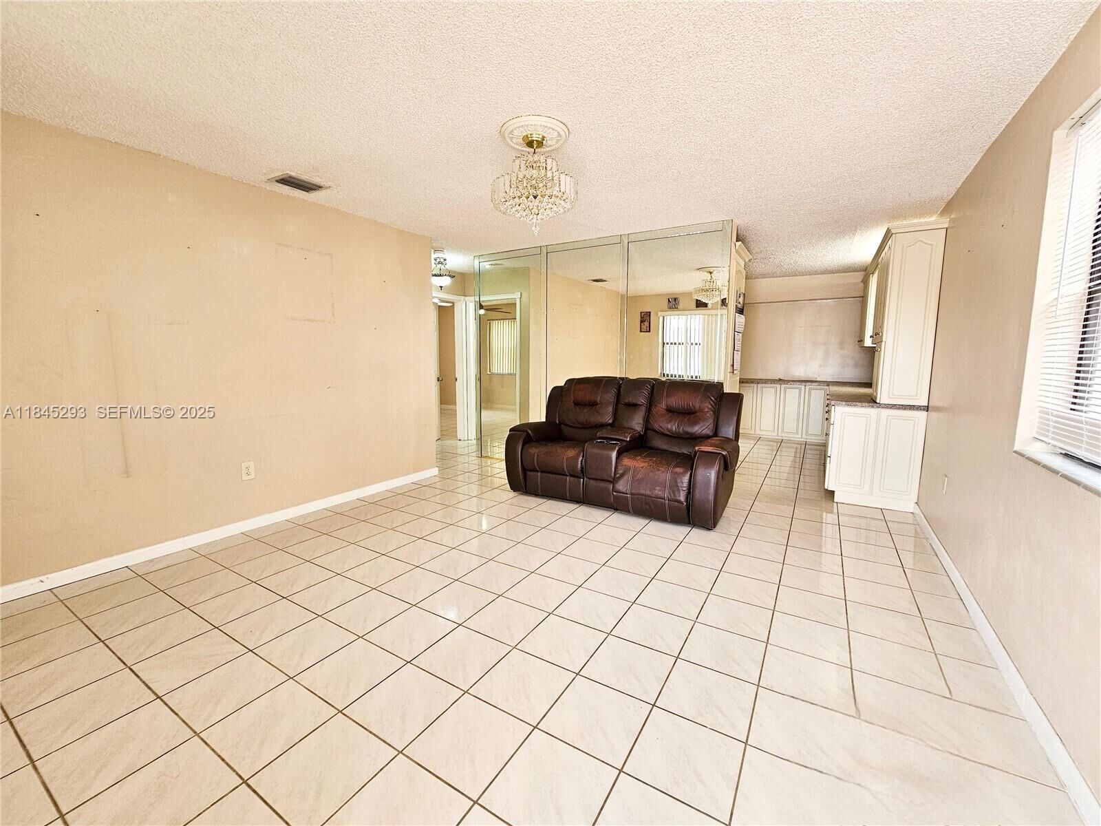 Property Photo:  4596 E 8th Ct 1  FL 33013 
