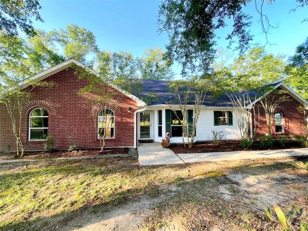 Property Photo: 885 Beau Avenue LA 70611