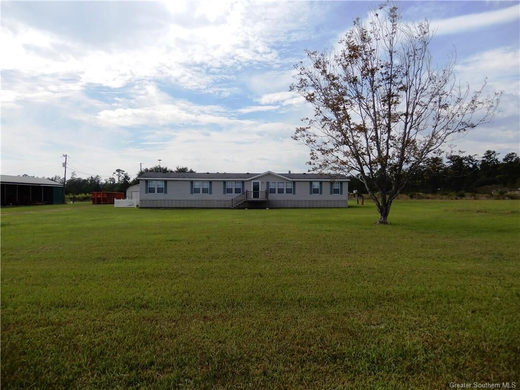 Property Photo: 1384 Baldwin Loop LA 70652