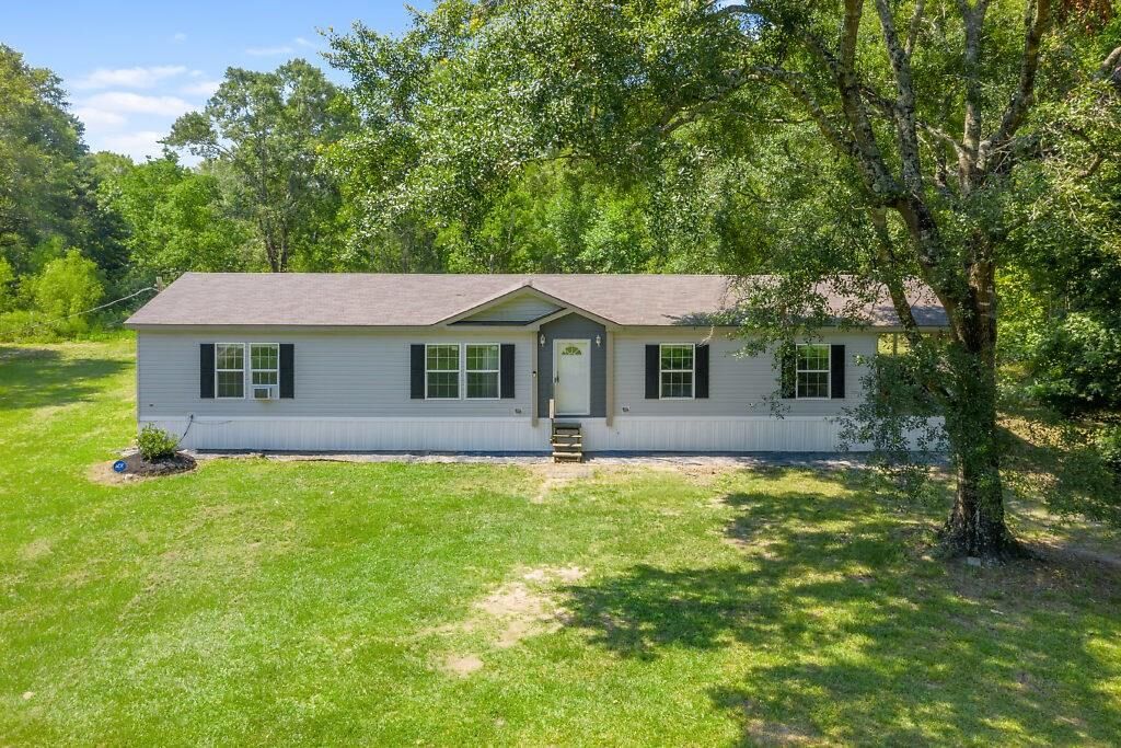 Property Photo: 435 Andrew Mouhot Road LA 70657