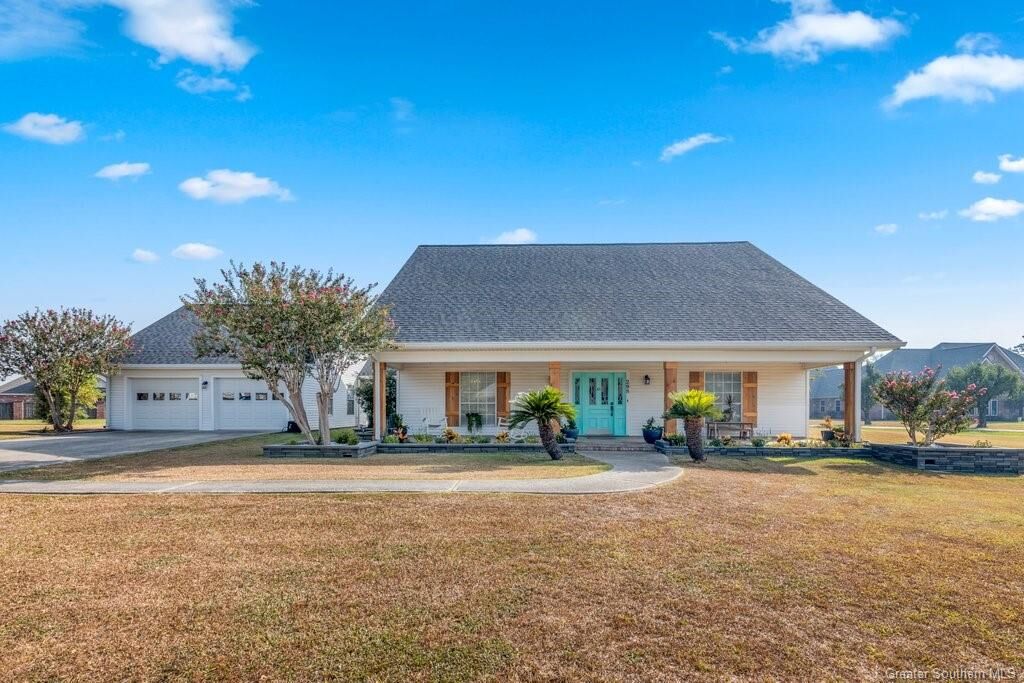 Property Photo: 298 S Presidential Circle S LA 70611