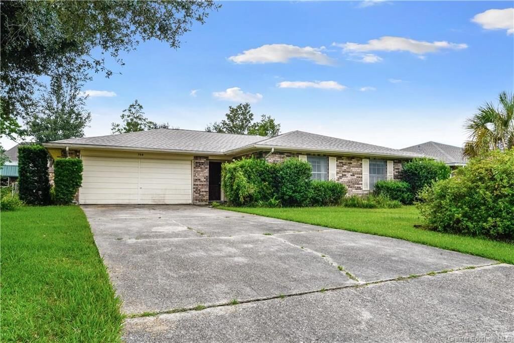 Property Photo: 708 Magazine Street LA 70607