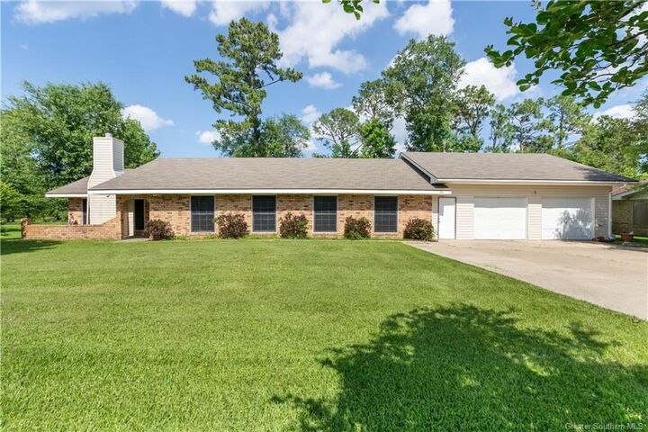 346 Bronco Lane  Moss Bluff LA 70611 photo
