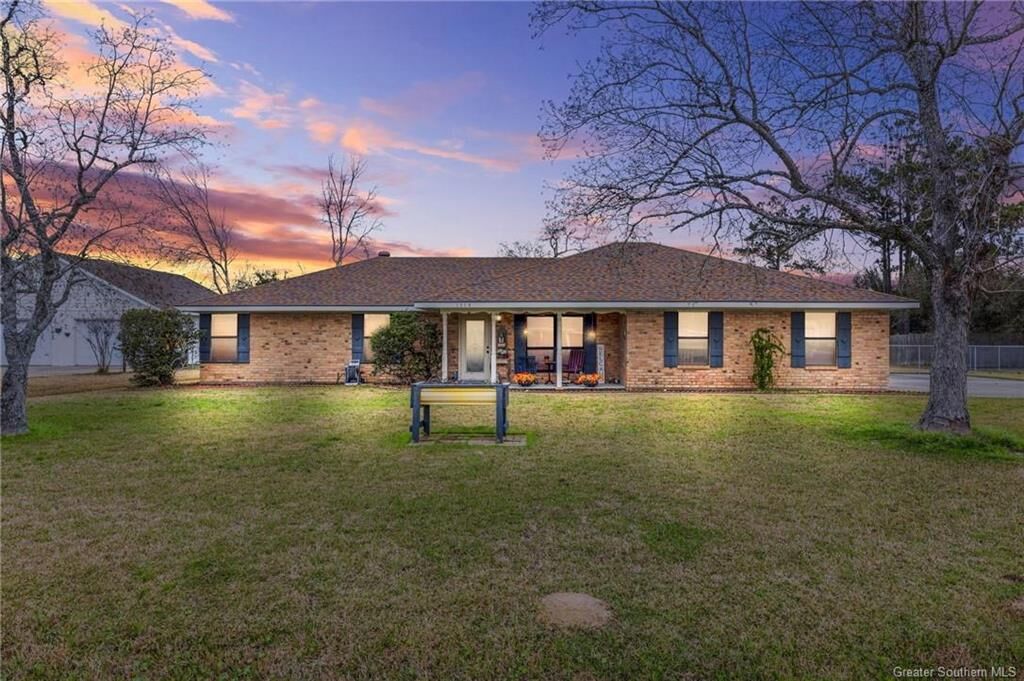 Property Photo:  1514 Sawnee Drive  LA 70611 