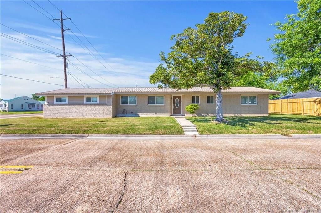 Property Photo: 726 Rosalie Street LA 70601