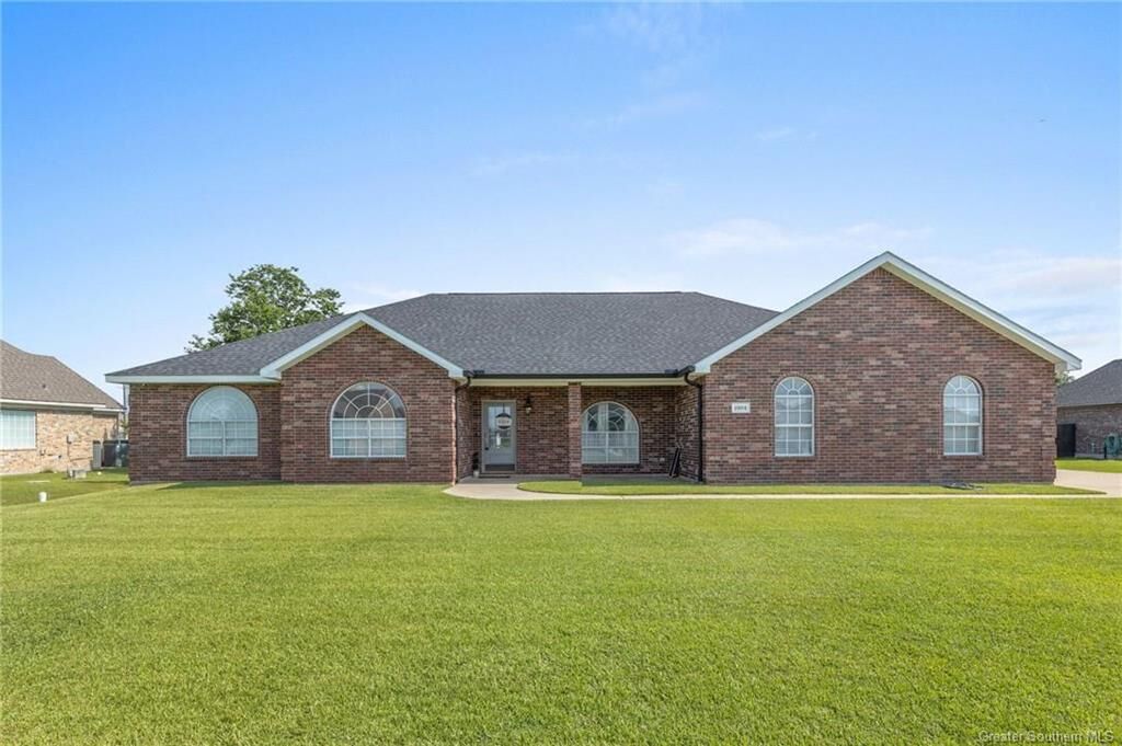 Property Photo: 1924 N Michael Square N LA 70611