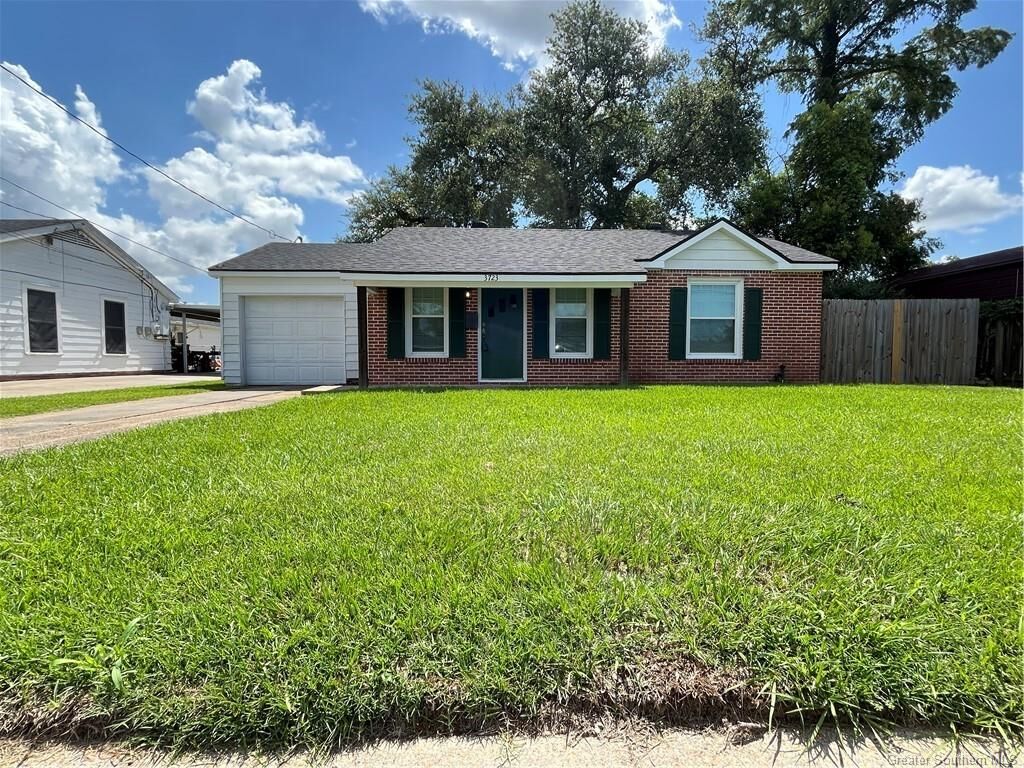 Property Photo: 3723 Brentwood Street LA 70607