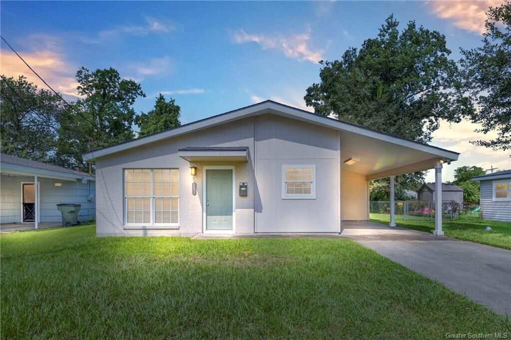 Property Photo: 4016 Vanderbilt Street LA 70607