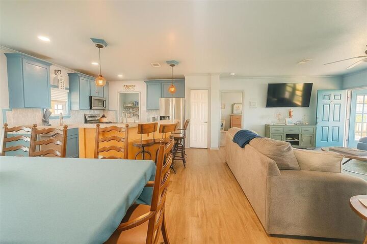 Property Photo:  2208 Mallard Street  LA 70631