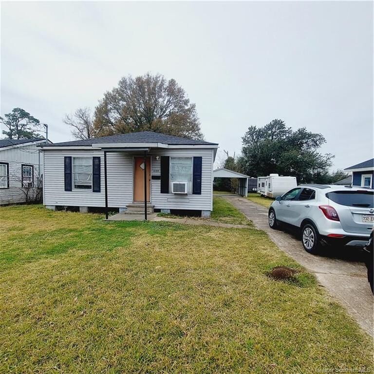 Property Photo: 3104 Warren Avenue LA 70601