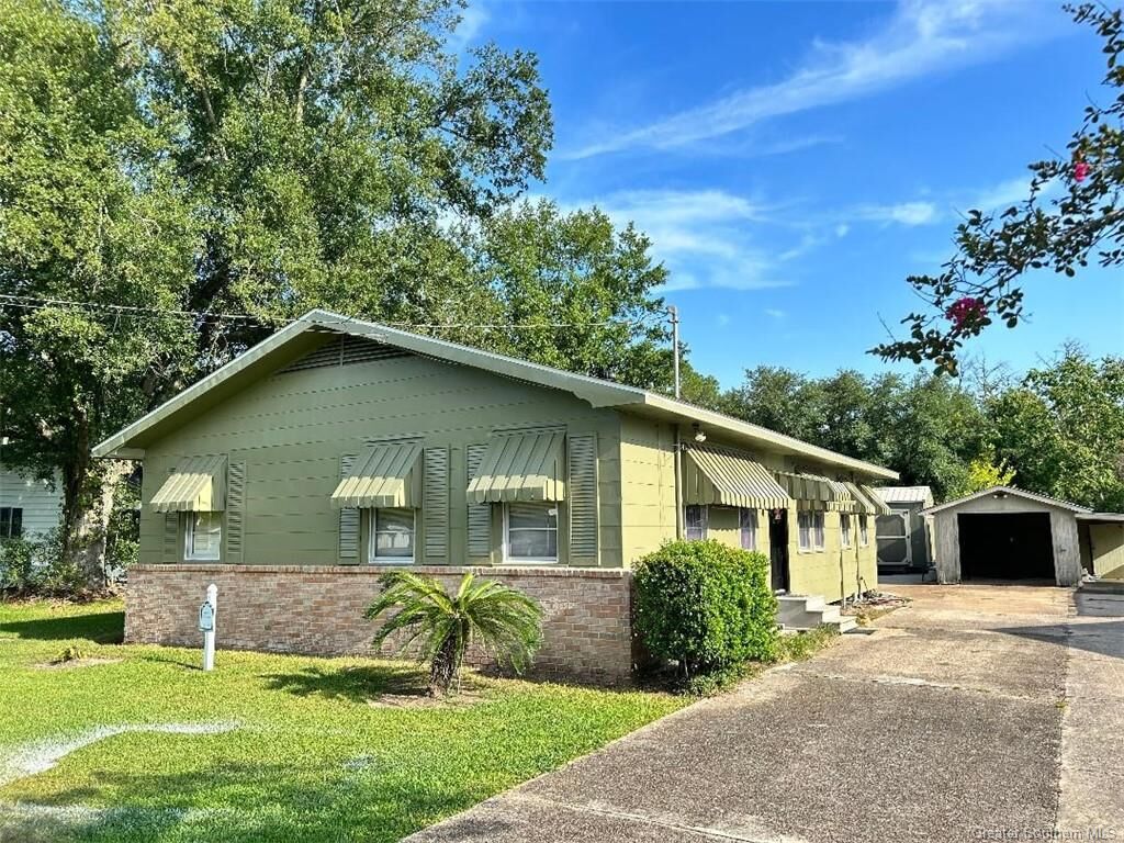 Property Photo: 441 Starlin Drive LA 70663