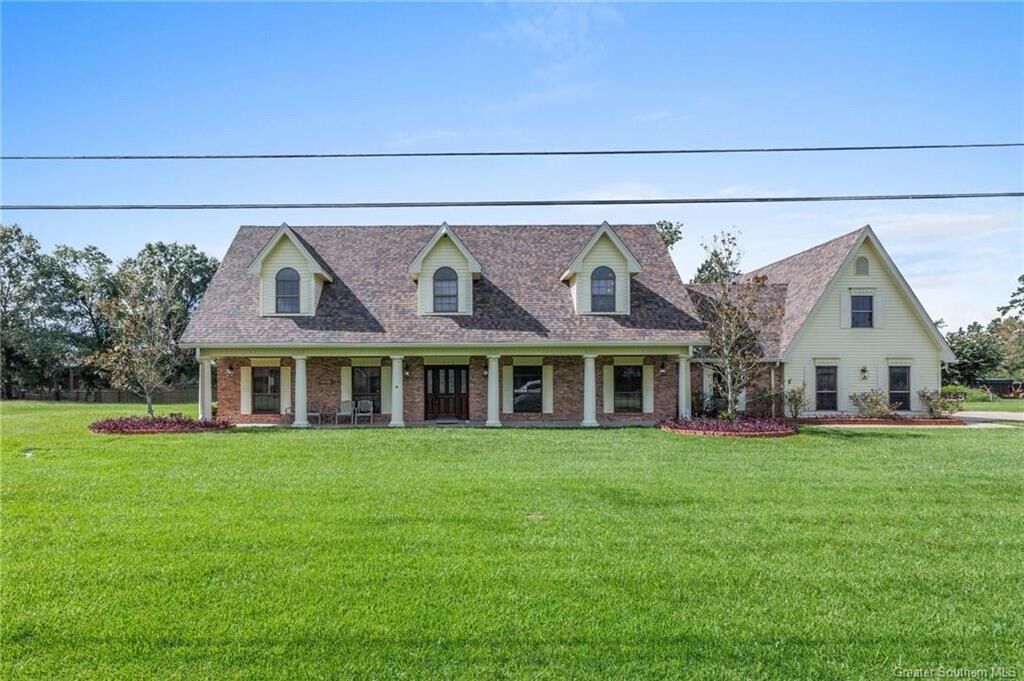 Property Photo: 1470 Tan Tara Circle LA 70611