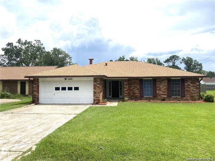 Property Photo: 4545 W Meadow Lane W LA 70605