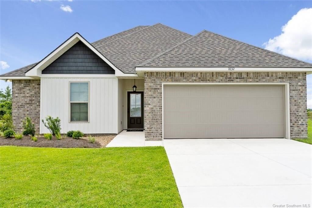Property Photo: 1832 Park Place Drive LA 70607