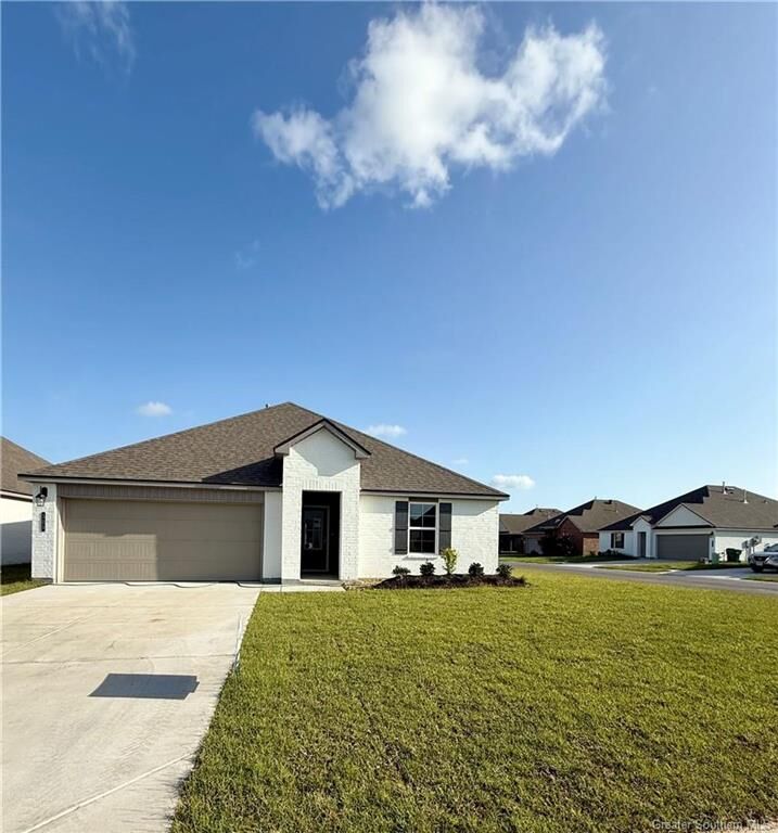 Property Photo:  305 Sawyer Drive  LA 70665 