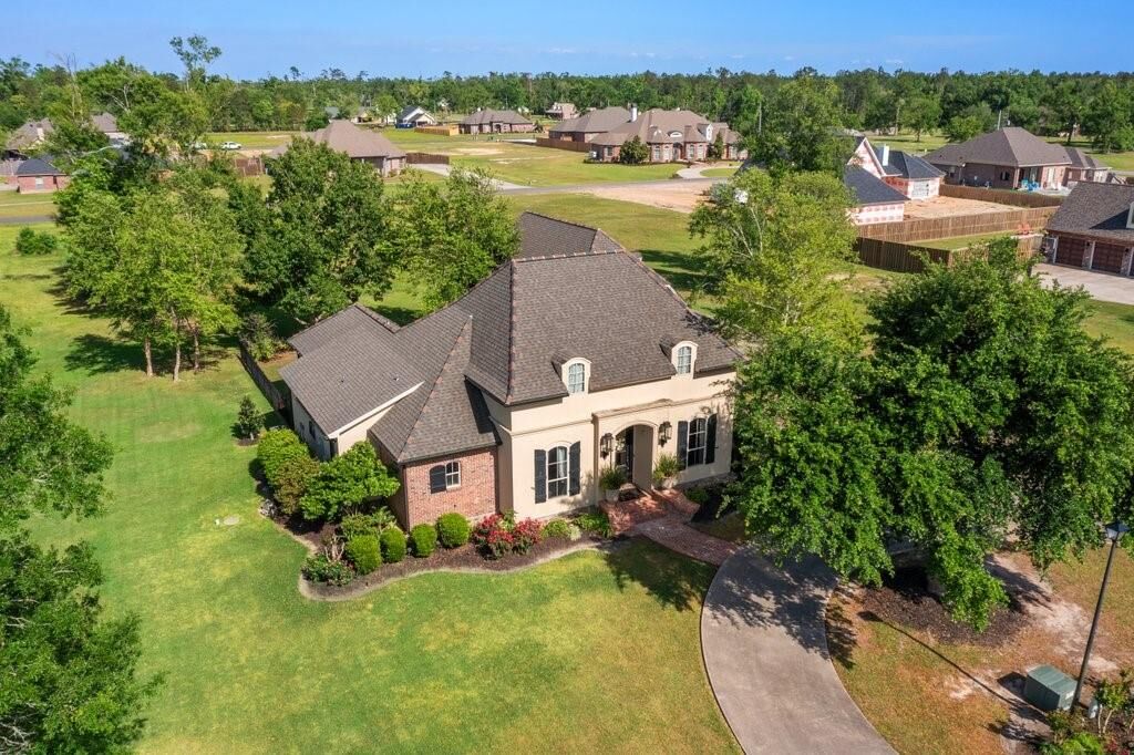Property Photo: 3661 E Weatherby Drive E LA 70665
