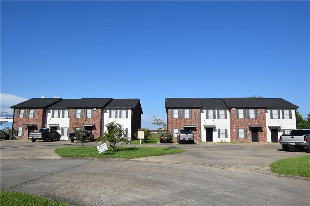 Property Photo:  2020 Southwood Drive  LA 70605 