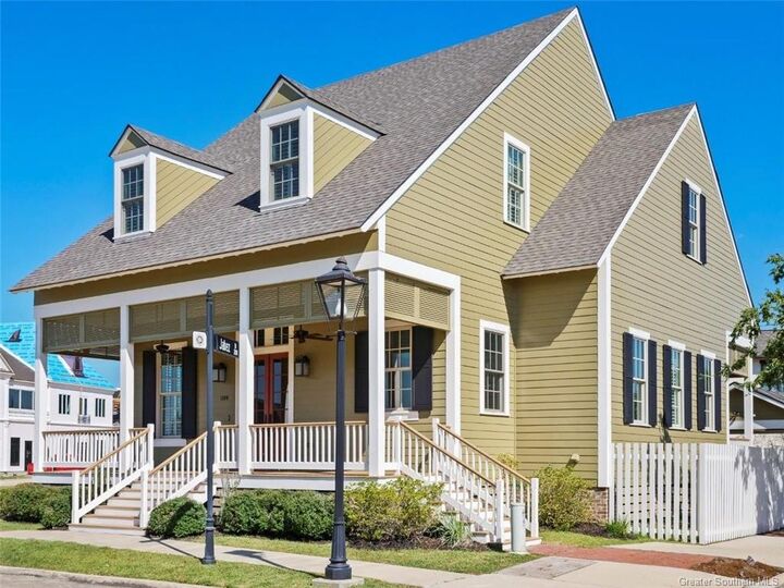 Property Photo:  1380 William Street  LA 70601 