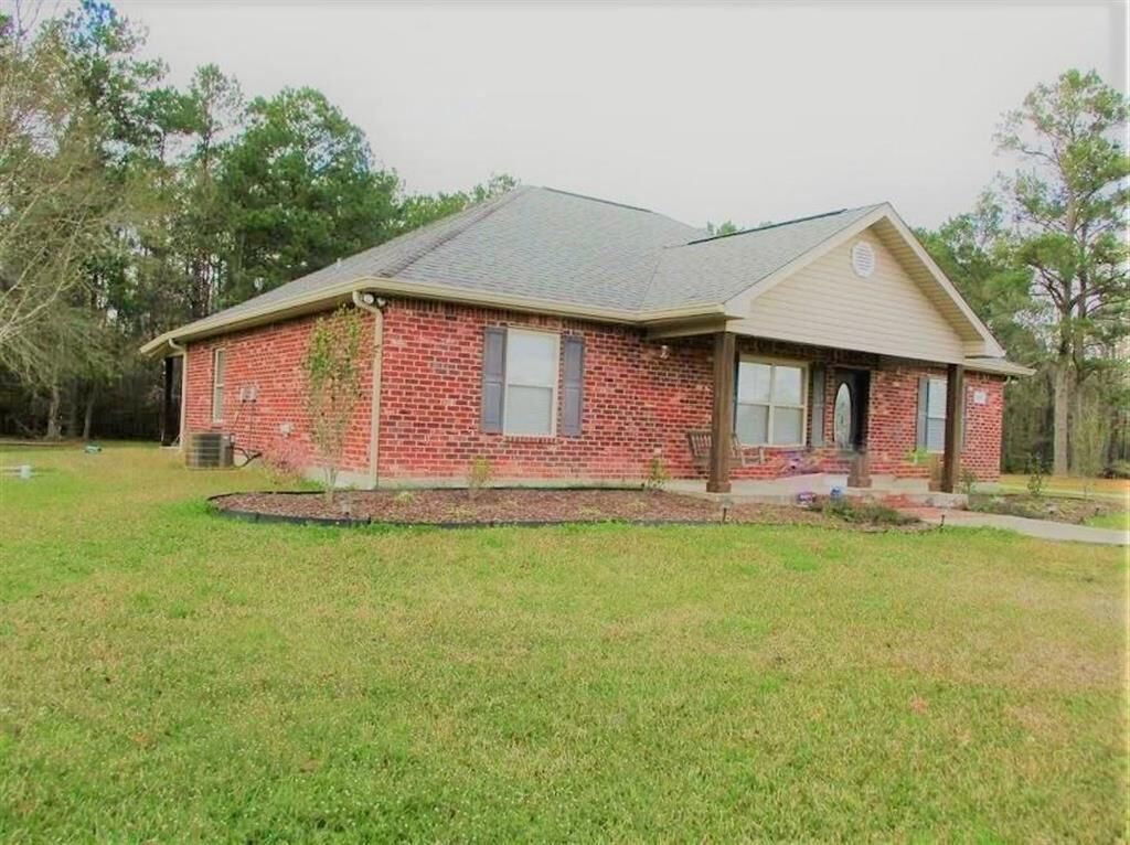 Property Photo:  516 Cob Circle  LA 70611 