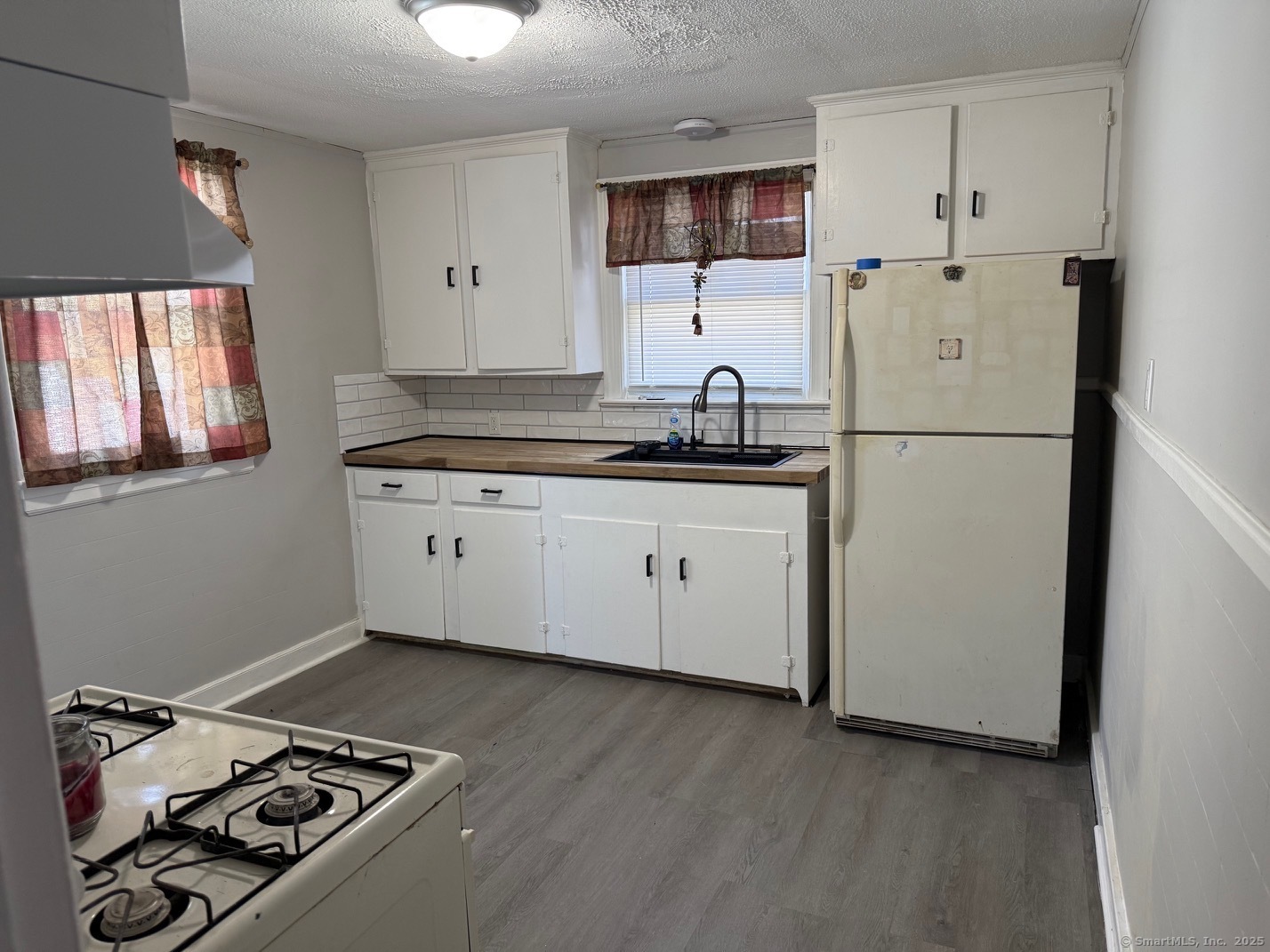 Property Photo:  202 Canaan Road  CT 06614 