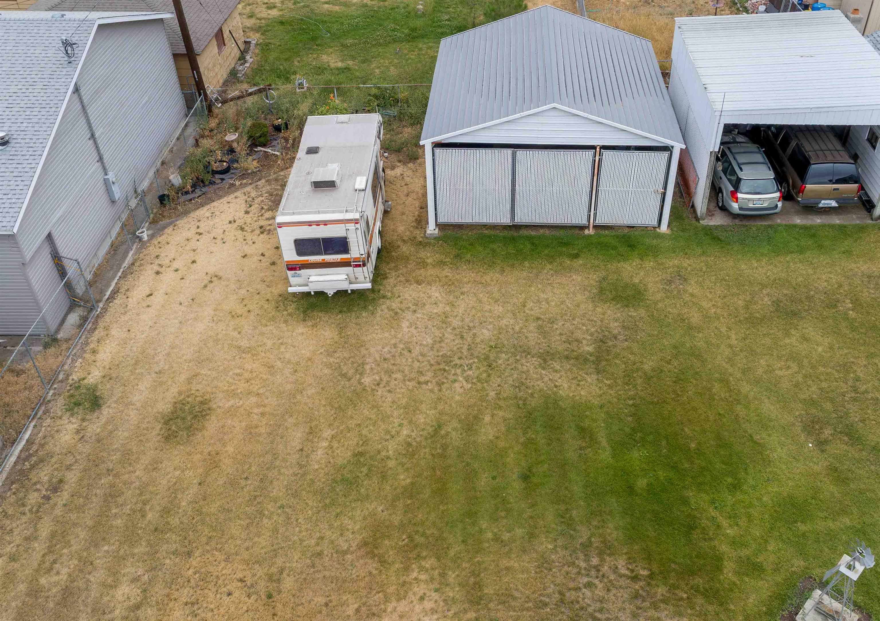 Property Photo: 2020 E Heroy Ave WA 99207
