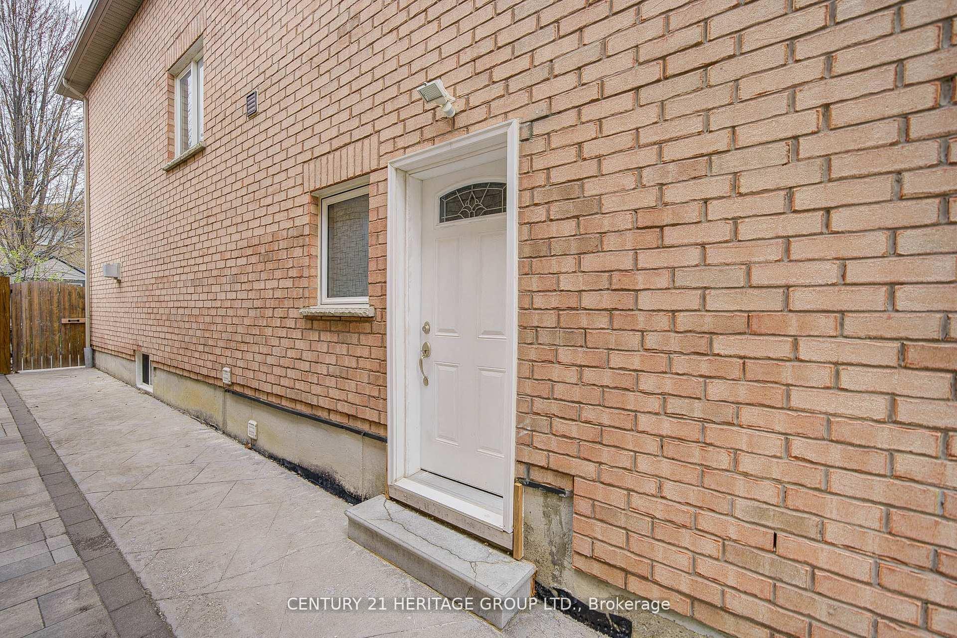 Property Photo: 335 Vellore Avenue ON L4H 2Z2