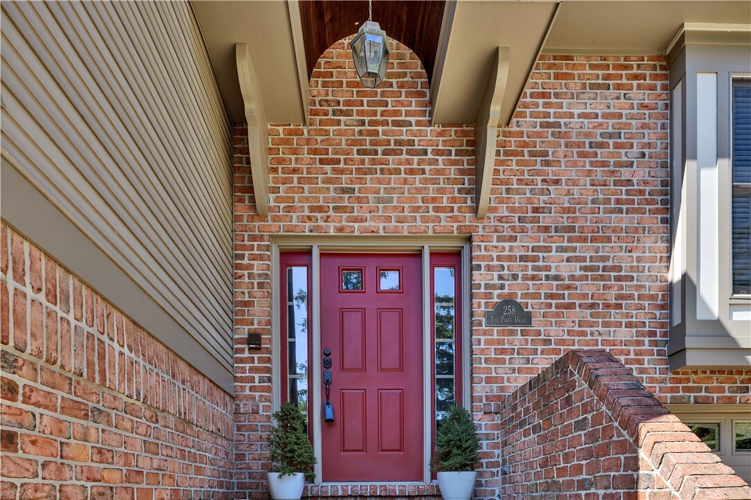 Property Photo: 258 The Pines Dr PA 15243