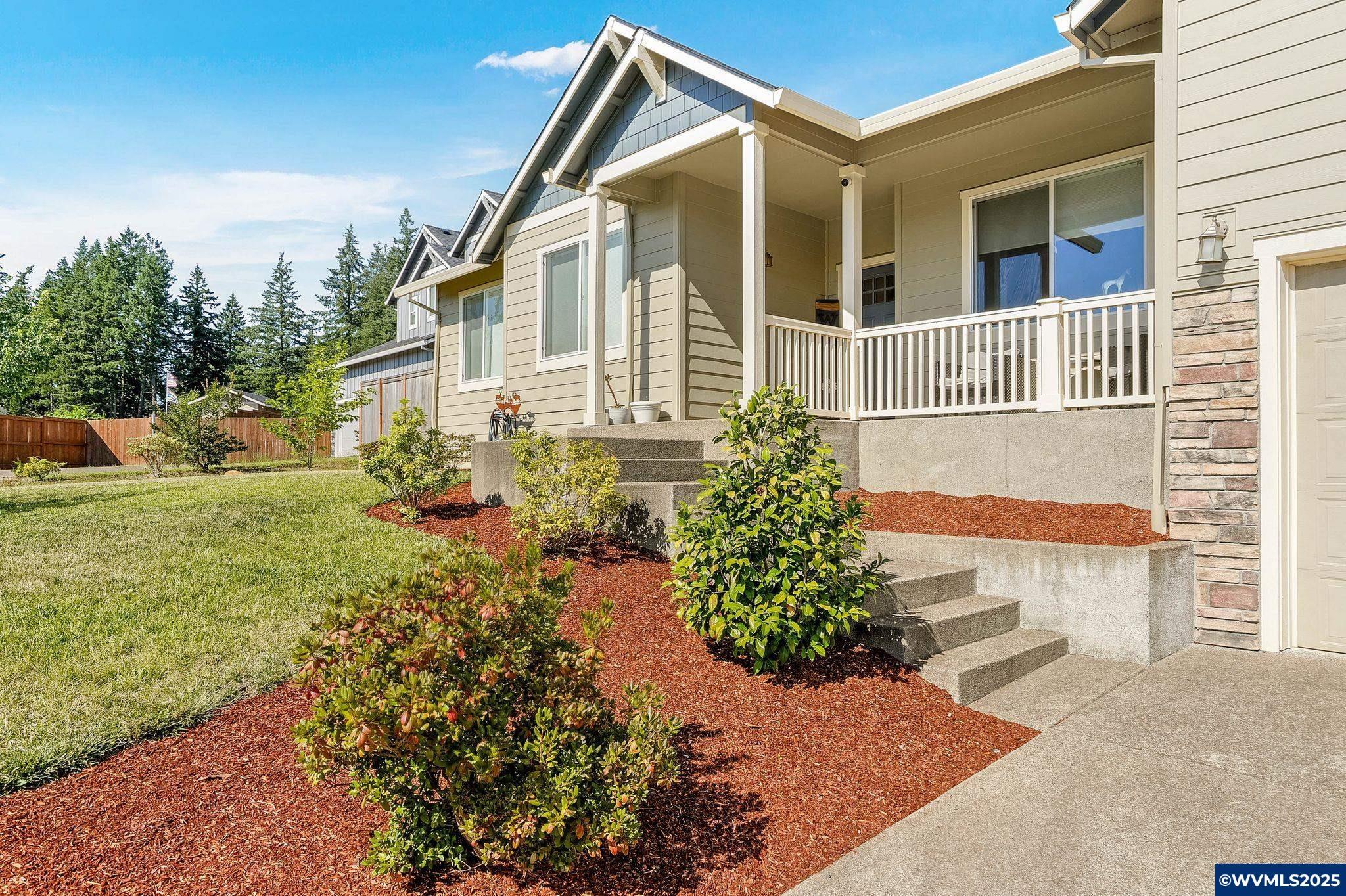 Property Photo: 9959 E Del Mar Dr OR 97325