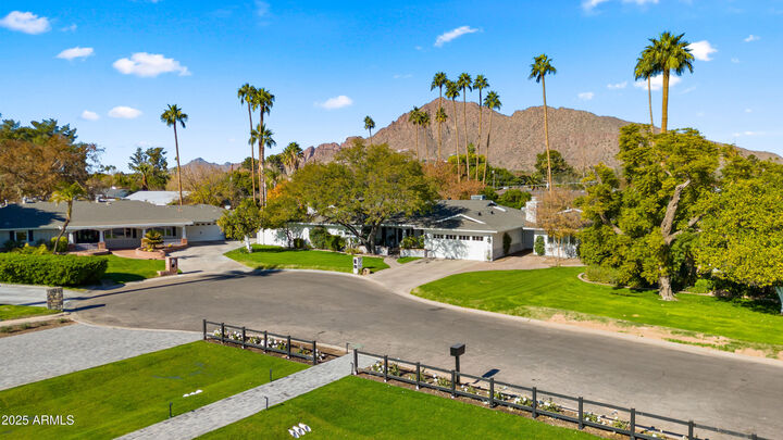 6039 E Calle Camelia --  Scottsdale AZ 85251 photo