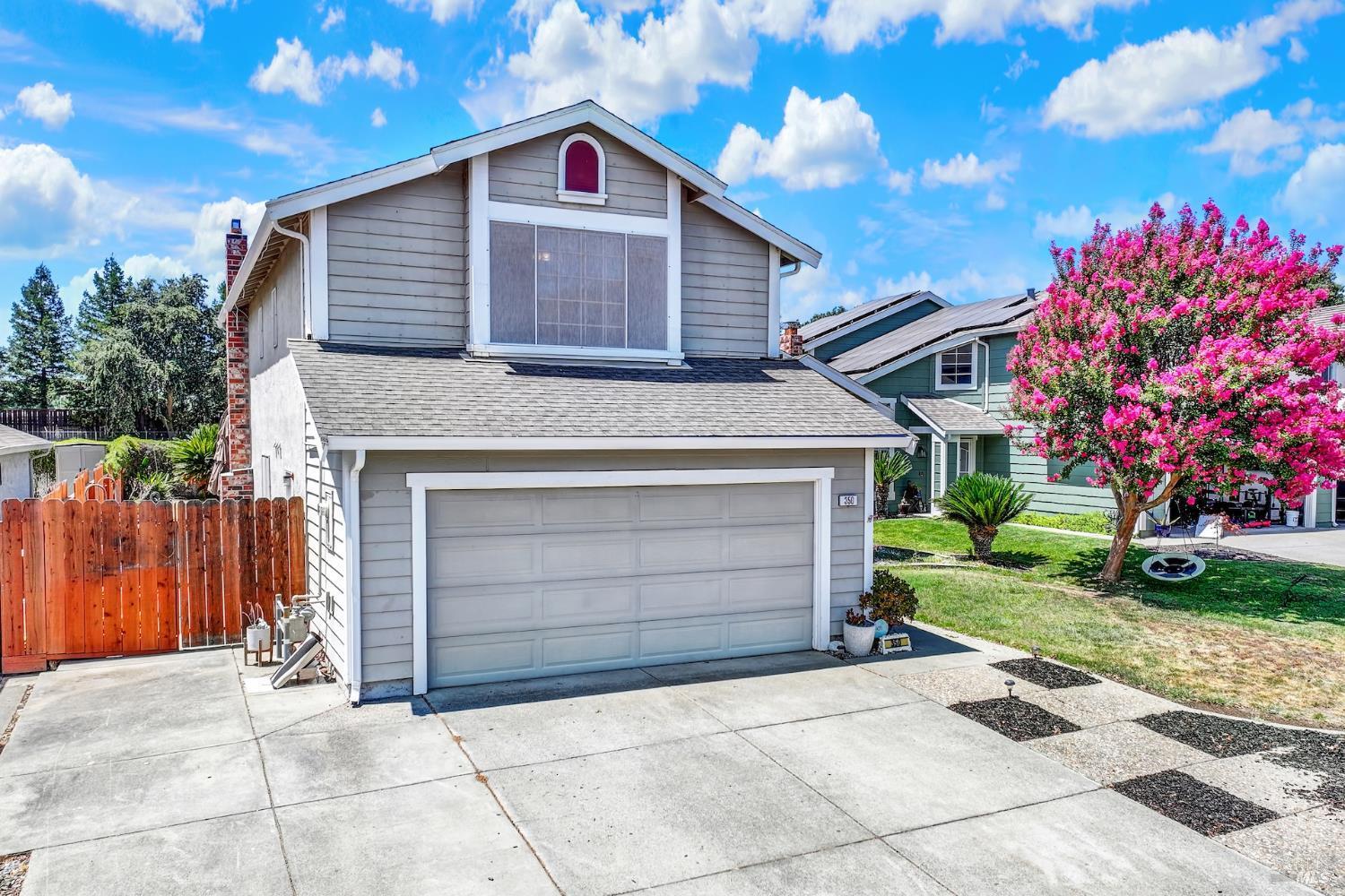 Property Photo: 350 Saybrook Court CA 95687