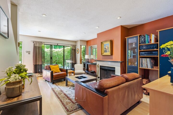 Property Photo: 2024 Chesterfield Avenue BC V7M 2P6