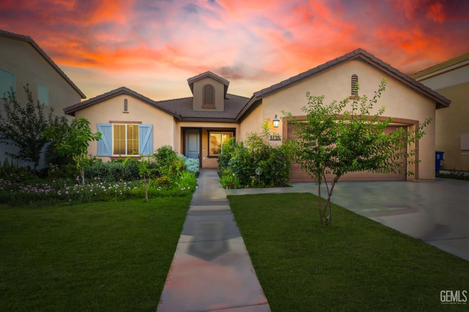 Property Photo: 5110 Shimmer Brook Drive CA 93313