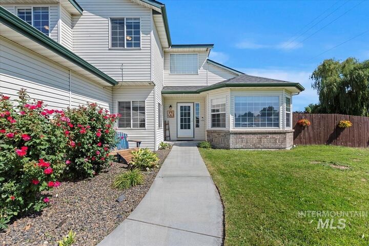 Property Photo: 798 W Woodbury ID 83646