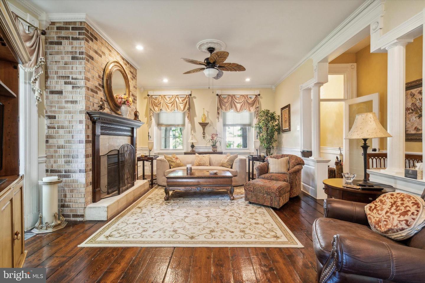 Property Photo:  375 Green Lane  PA 19128 