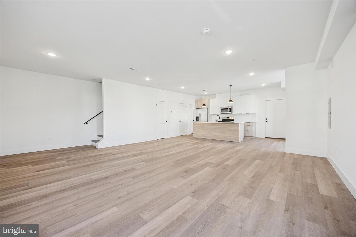 Property Photo:  100 E Herman Street 1  PA 19144 