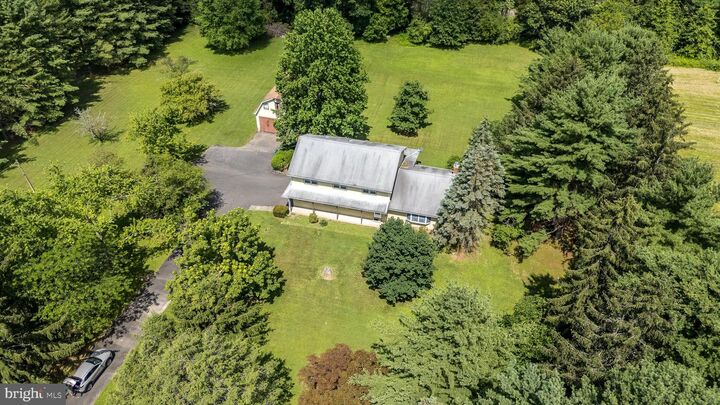 255 Park Drive W  Kintnersville PA 18930 photo