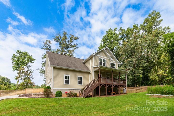 Property Photo:  400 Emmas Grove Road  NC 28732 