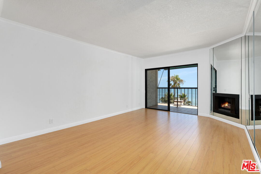 Property Photo: 26664 Seagull Way CA 90265