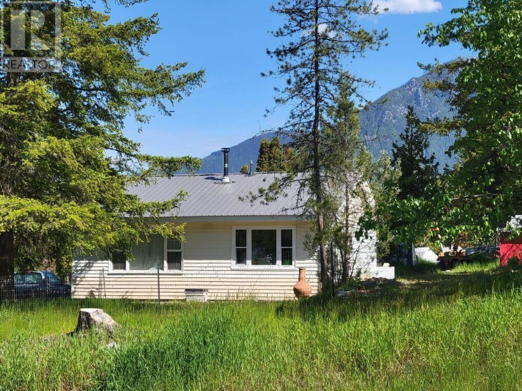 Property Photo: 572 6 Highway BC V0G 1R1