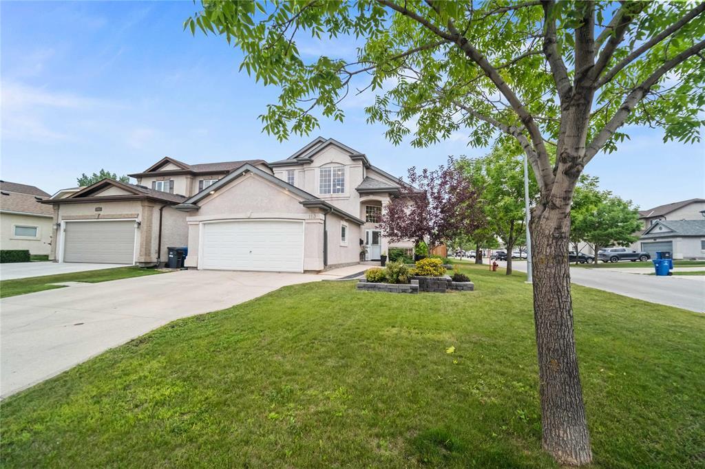 Property Photo: 113 Golden Eagle Drive MB R2K 4M1