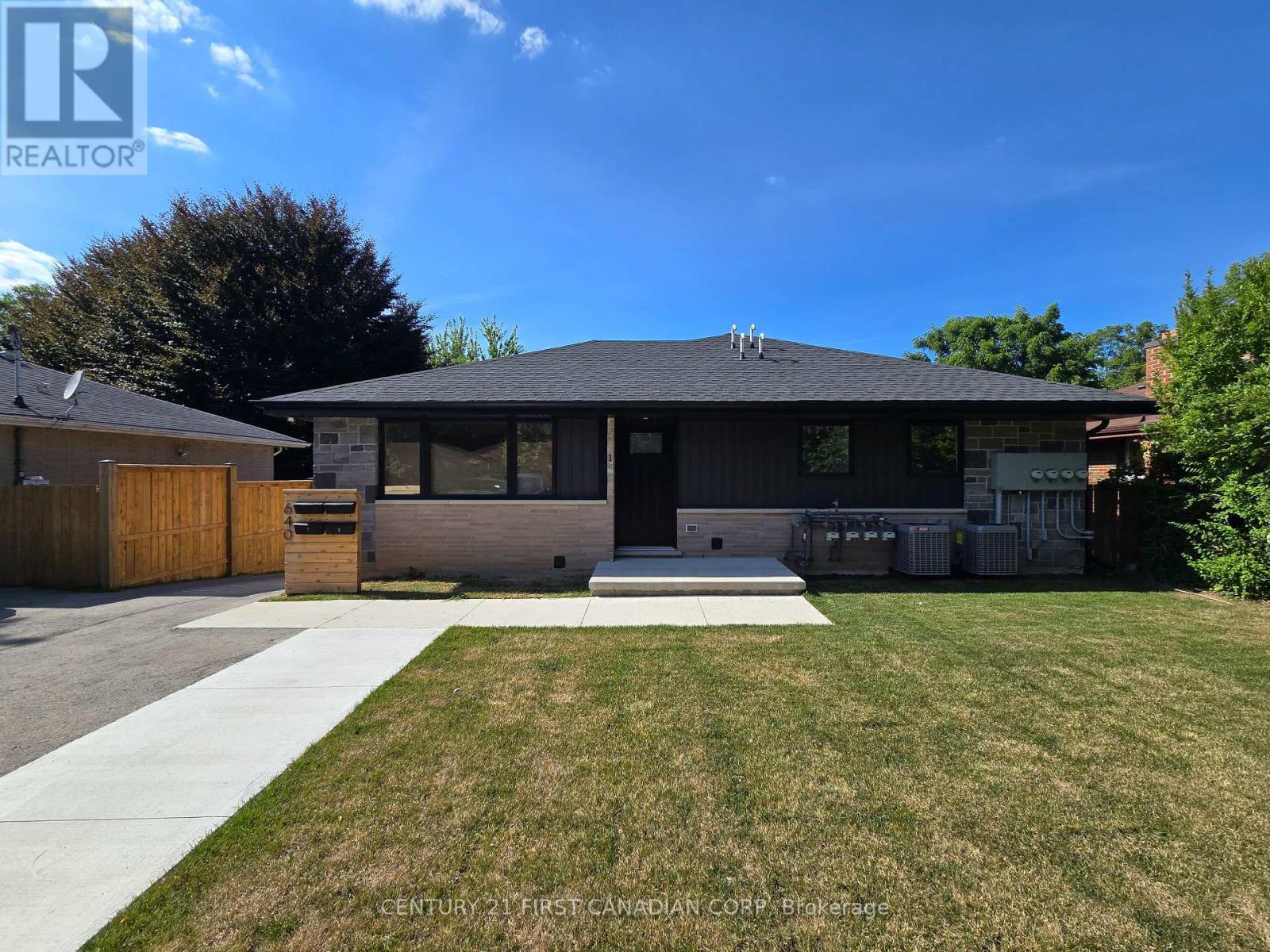 Photo de la propriété:  640 Victoria Street 2  ON N5Y 4C1 