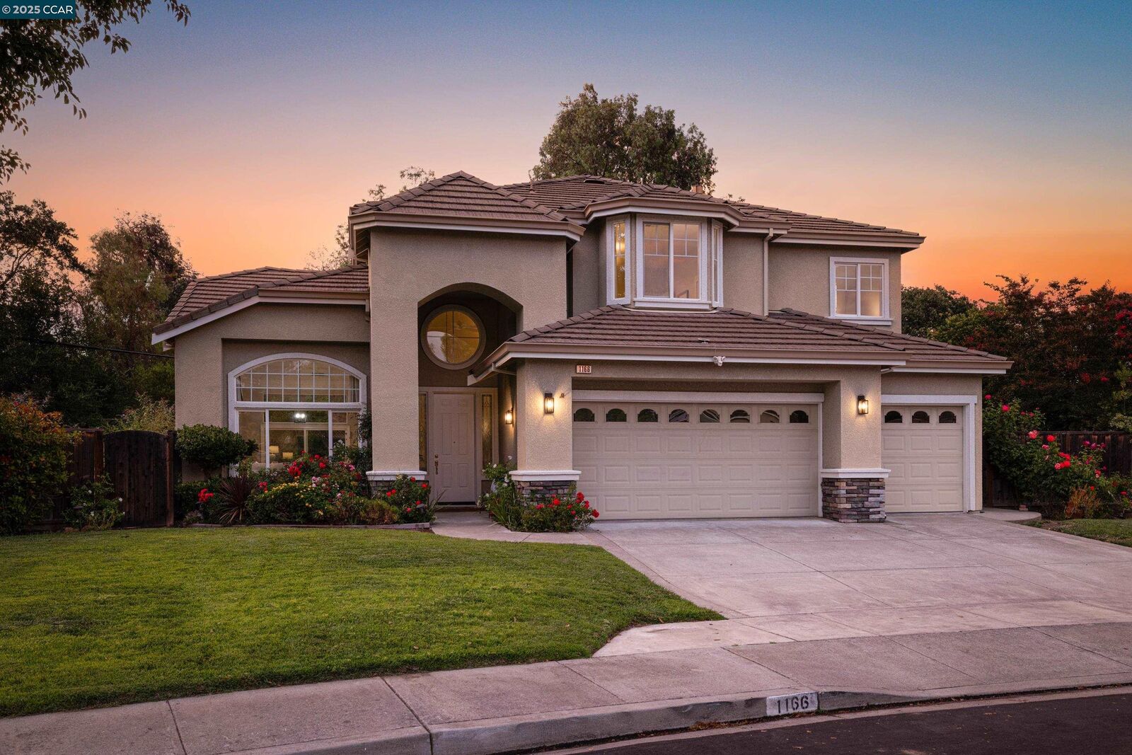 Property Photo: 1166 Briarwood Way CA 94597