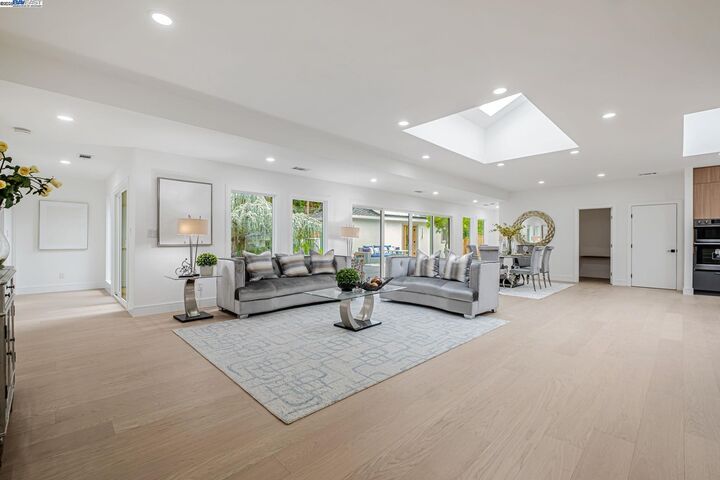Property Photo: 41511 Chadbourne Dr CA 94539