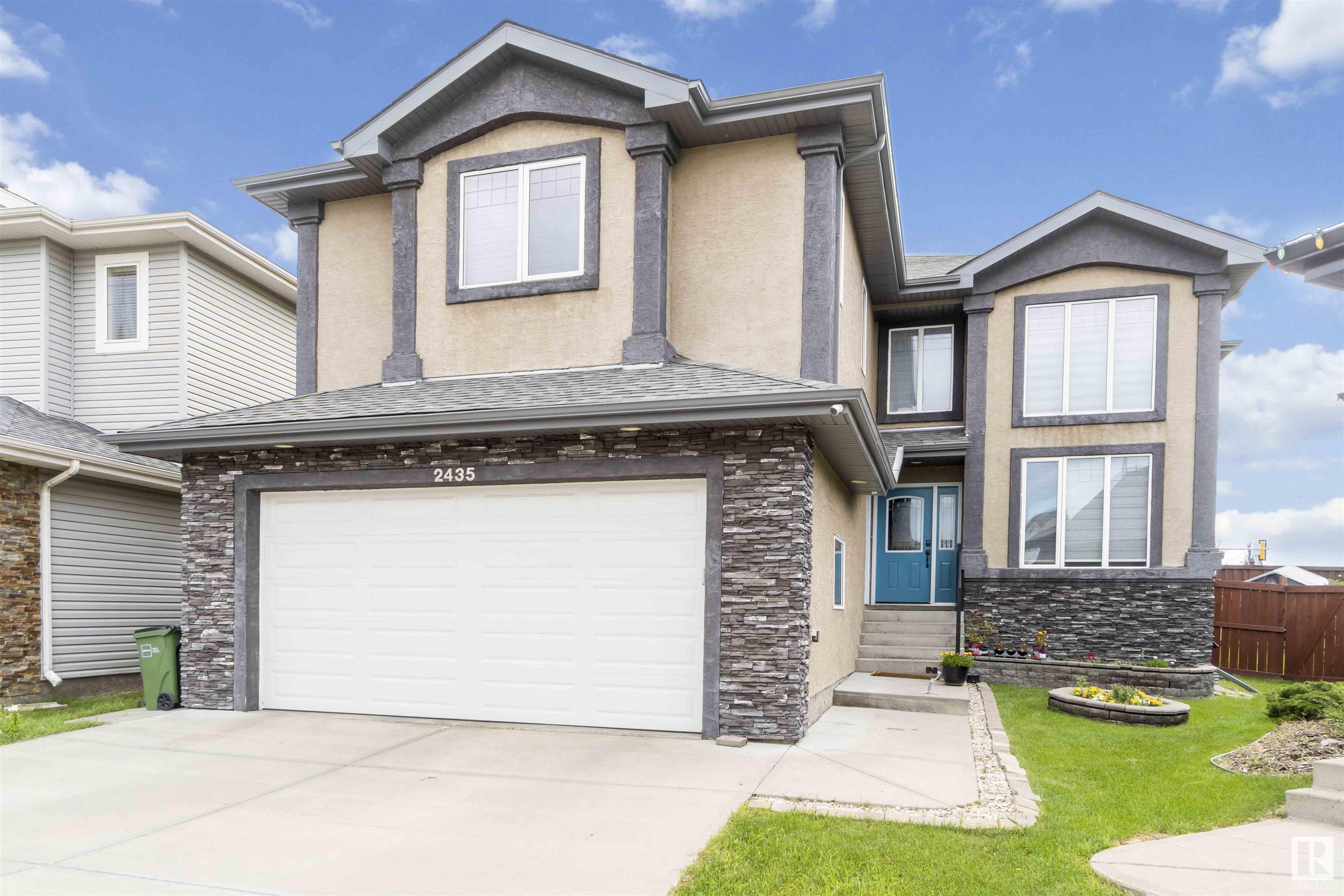 2435 Hagen Way NW  Edmonton AB T6R 3L5 photo