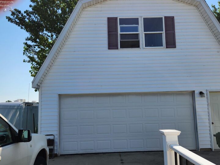 Property Photo:  239 Spring Crest  OH 43440 